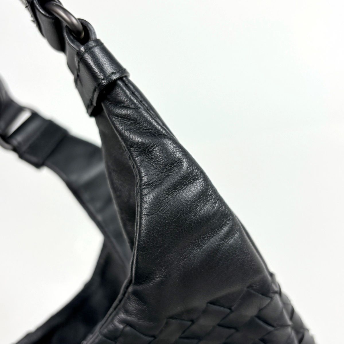 Bottega Veneta Intrecciato Campana Shoulder Bag Leather Black — view 4