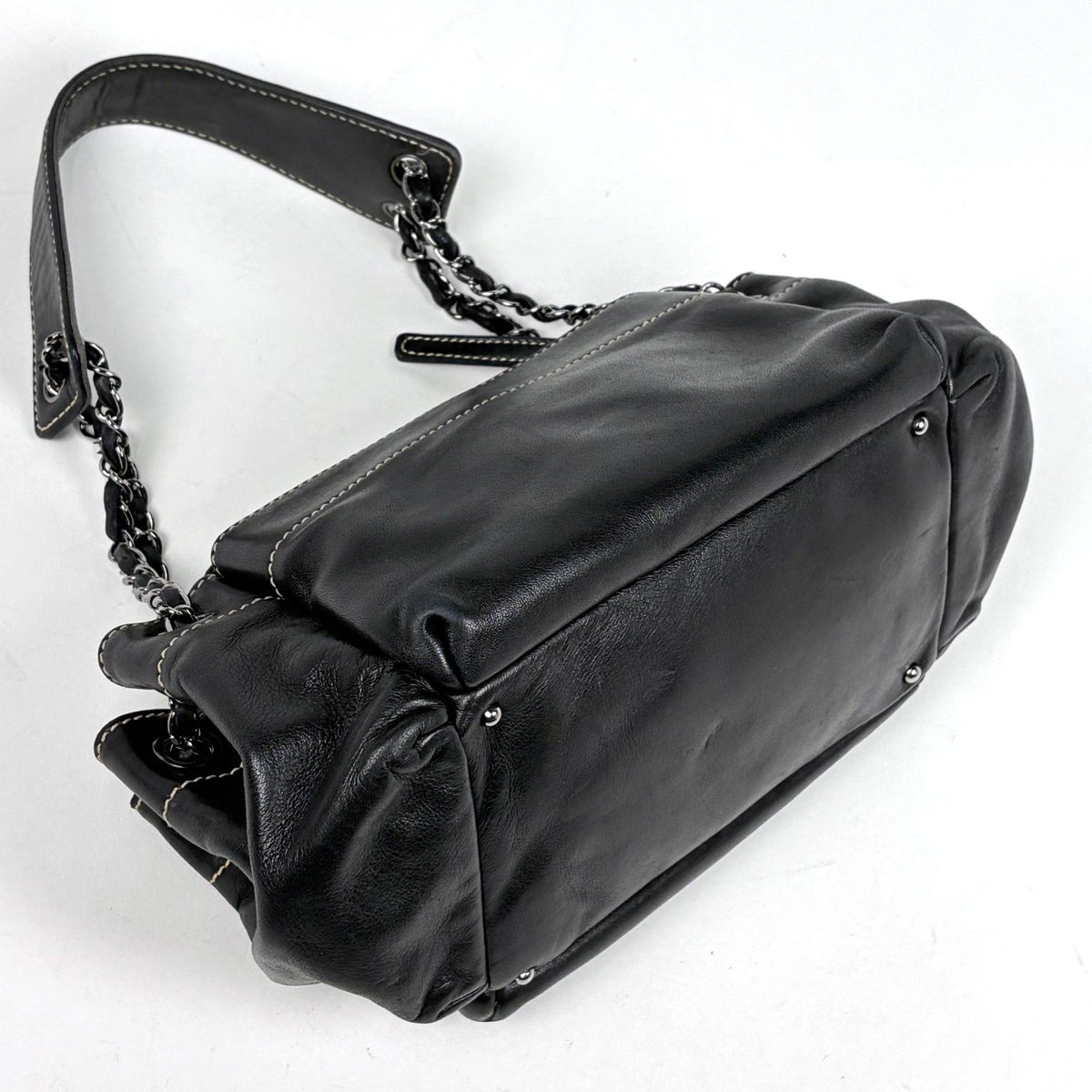 Chanel Logo Chain Shoulder Bag Leather Black — view 2