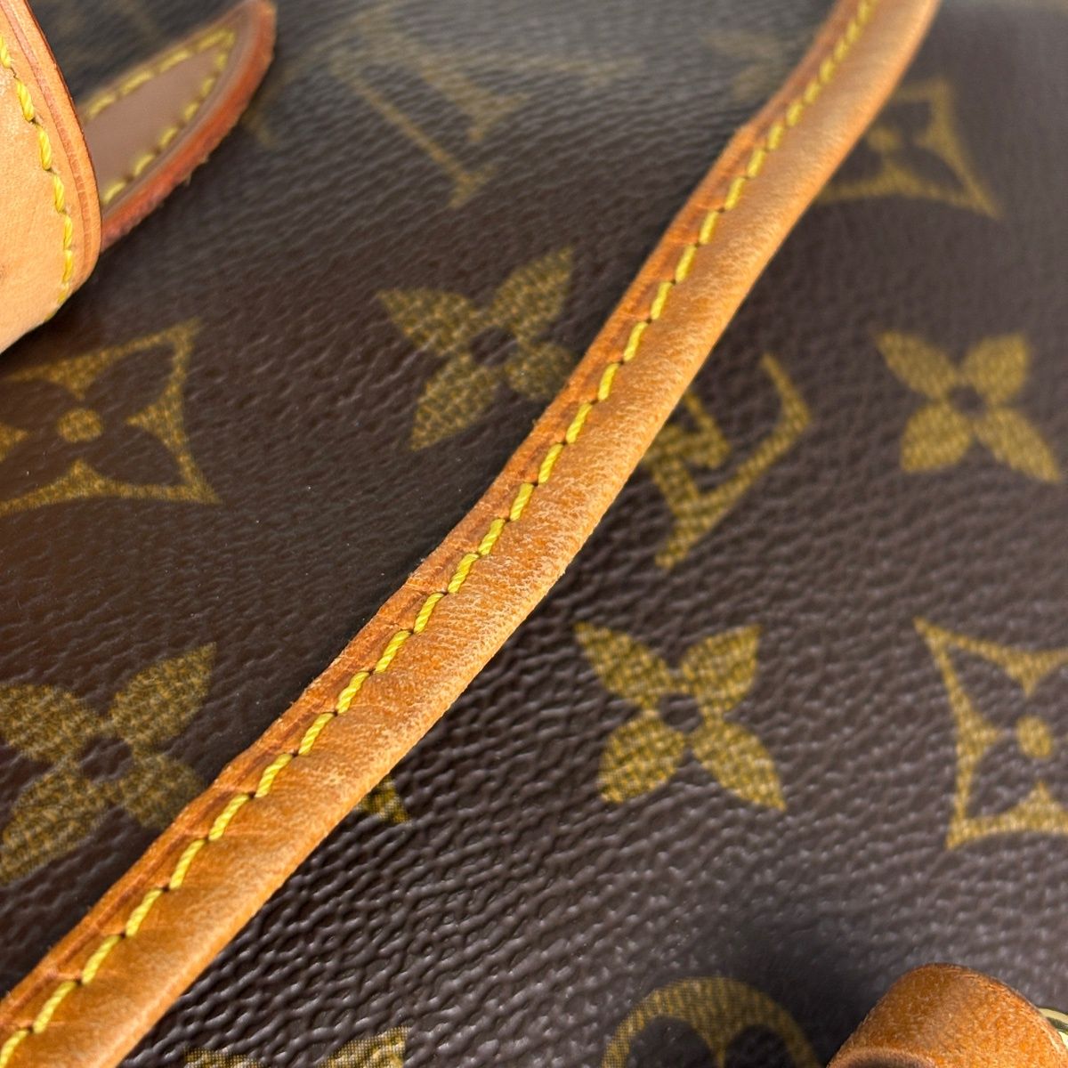 Louis Vuitton Saumur 30 Shoulder Bag Monogram Brown — view 4