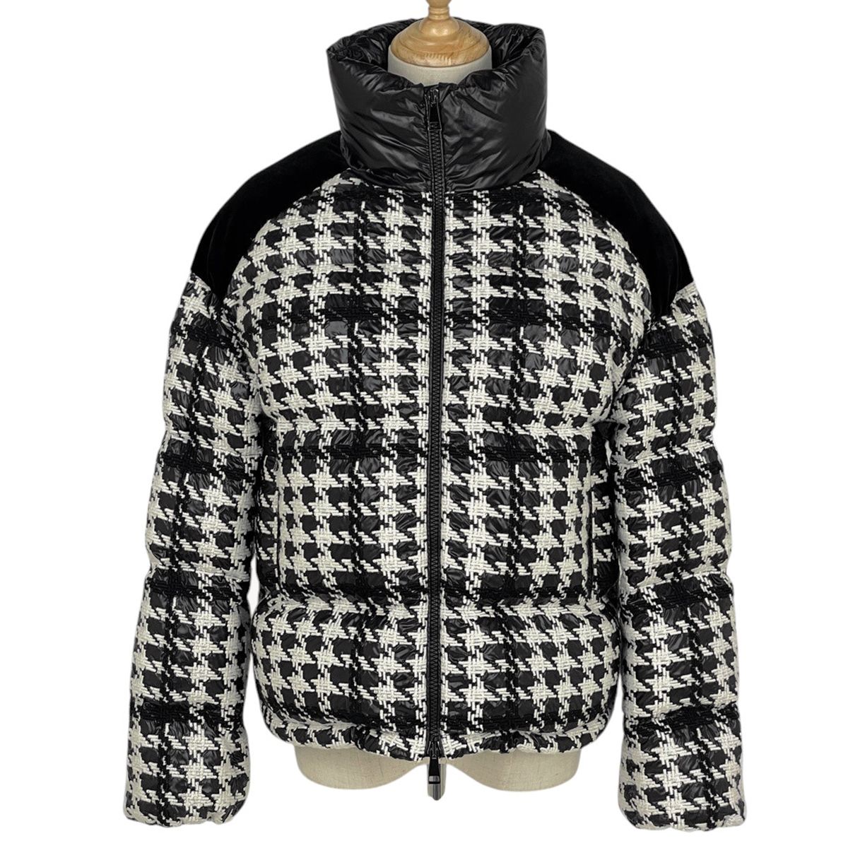 Moncler Erine Down Jacket Black White