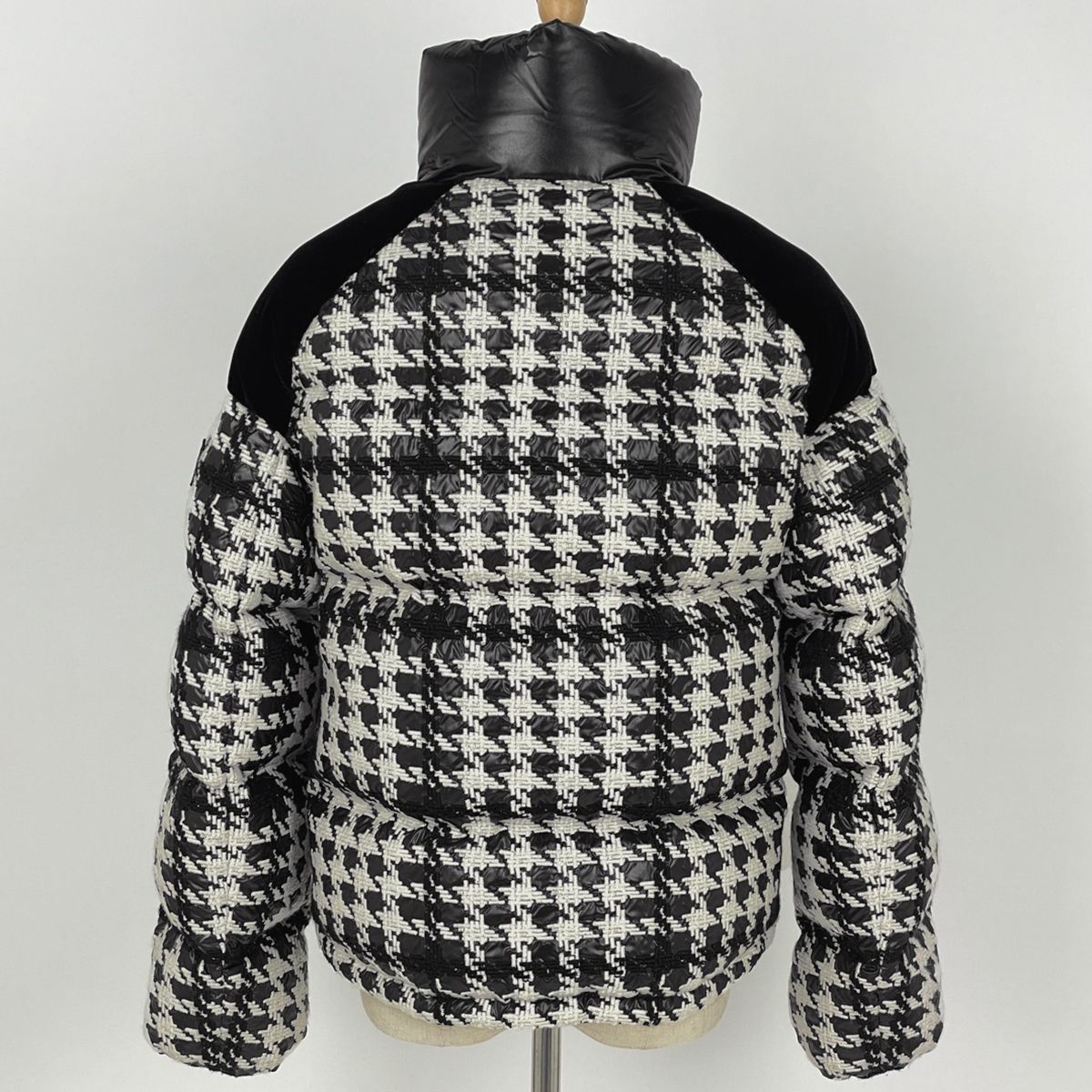 Moncler Erine Down Jacket Black White — view 3