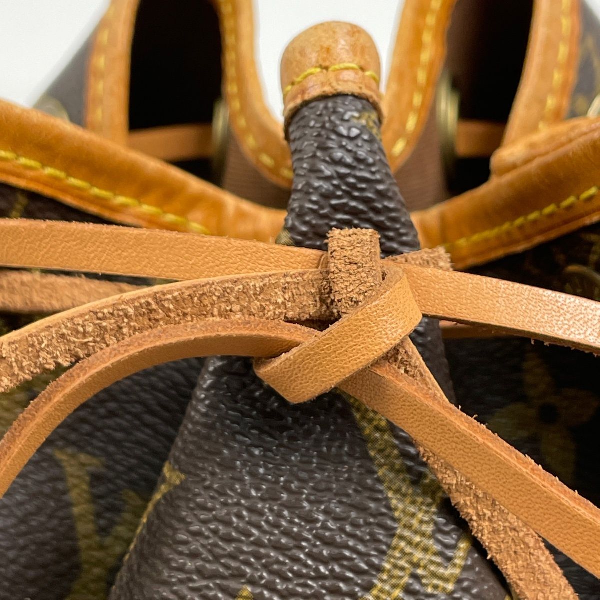 Louis Vuitton Noe Shoulder Bag Monogram Brown — view 7