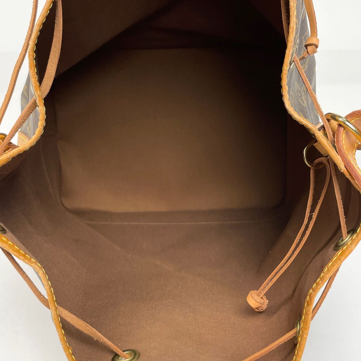 Louis Vuitton Noe Shoulder Bag Monogram Brown — view 9