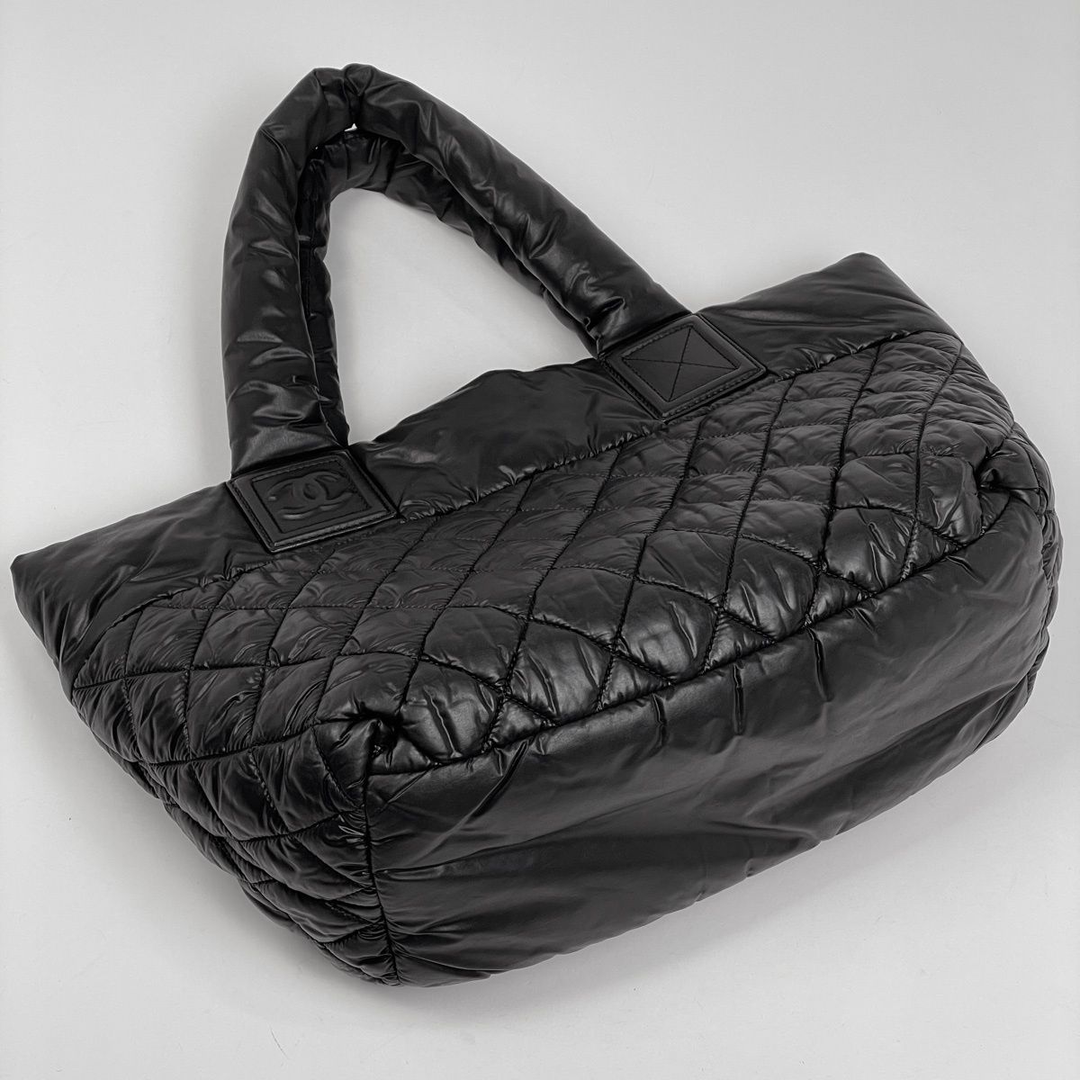 Chanel CC Logo Tote Nylon Black — view 2
