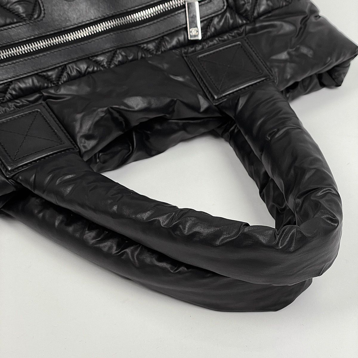 Chanel CC Logo Tote Nylon Black — view 4