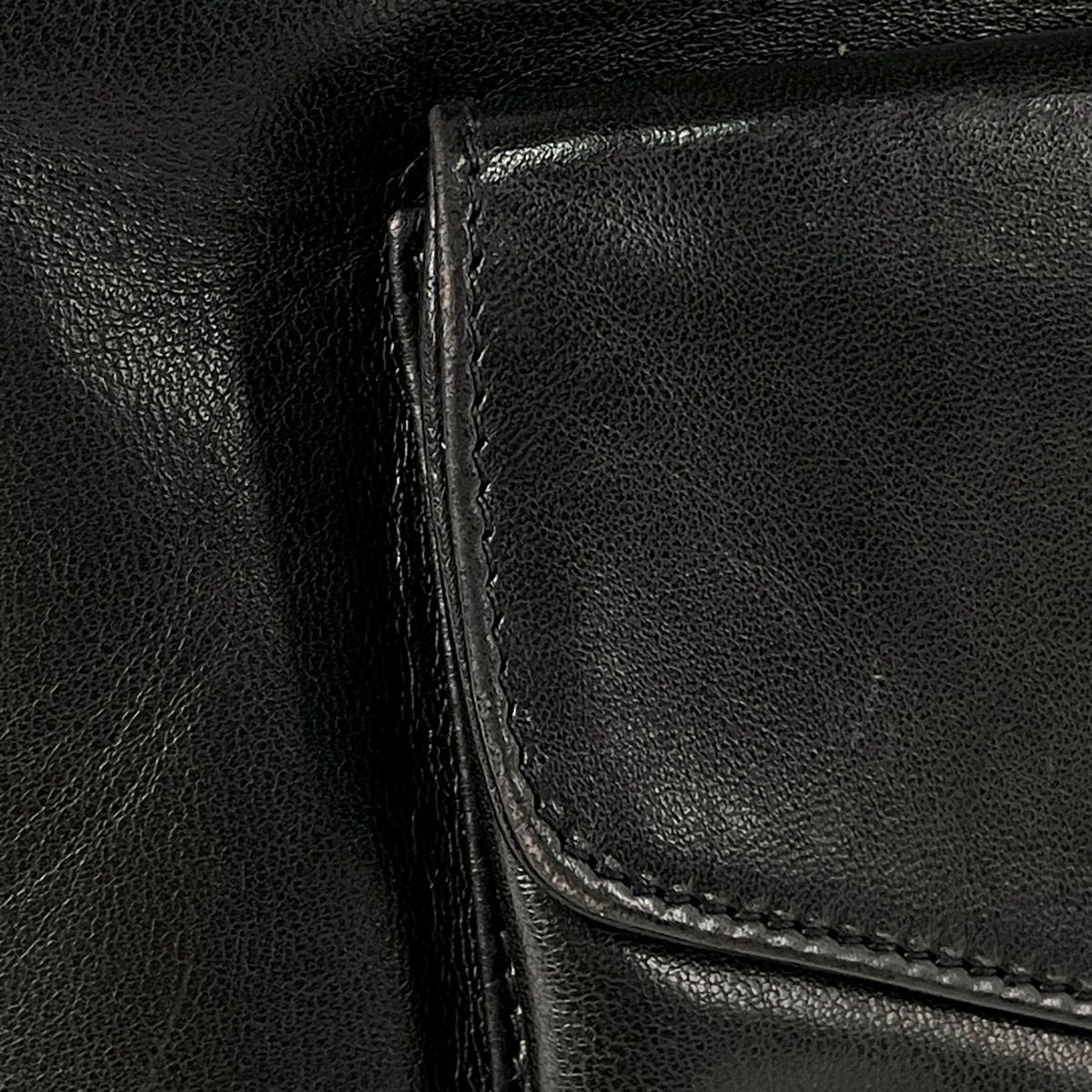 Chanel CC Logo Chain Tote Leather Black — view 7