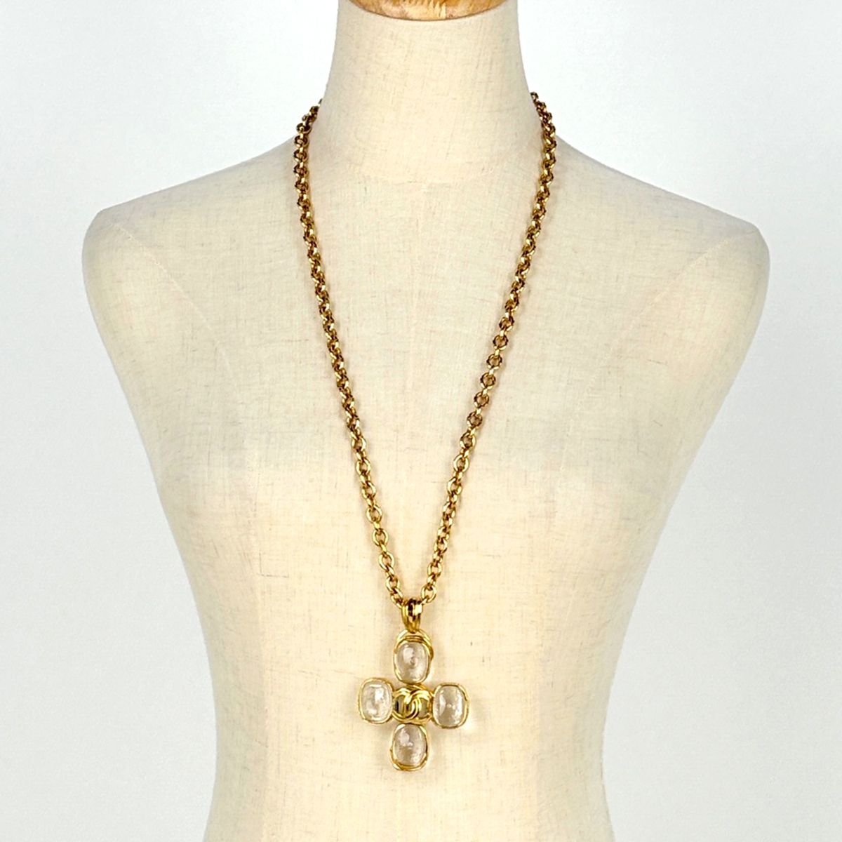 Chanel CC Logo Chain Necklace Gripoix Gold Plated — view 7