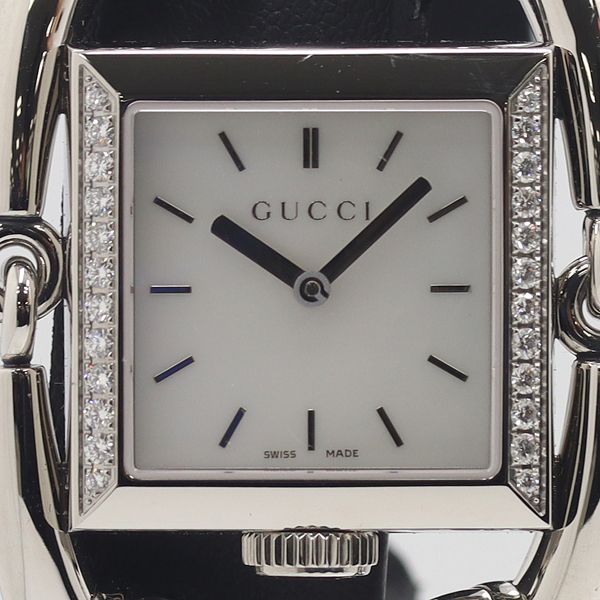 Gucci Signoria 116.3 Quartz Side Diamond Silver Dial Watch Nam