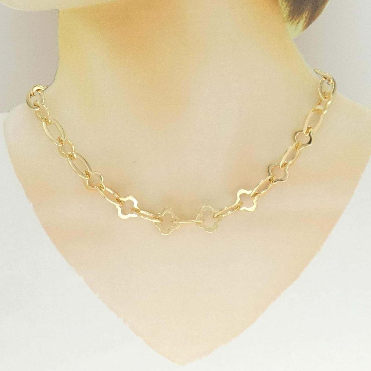 Van Cleef & Arpels Byzantine Alhambra Necklace — view 5