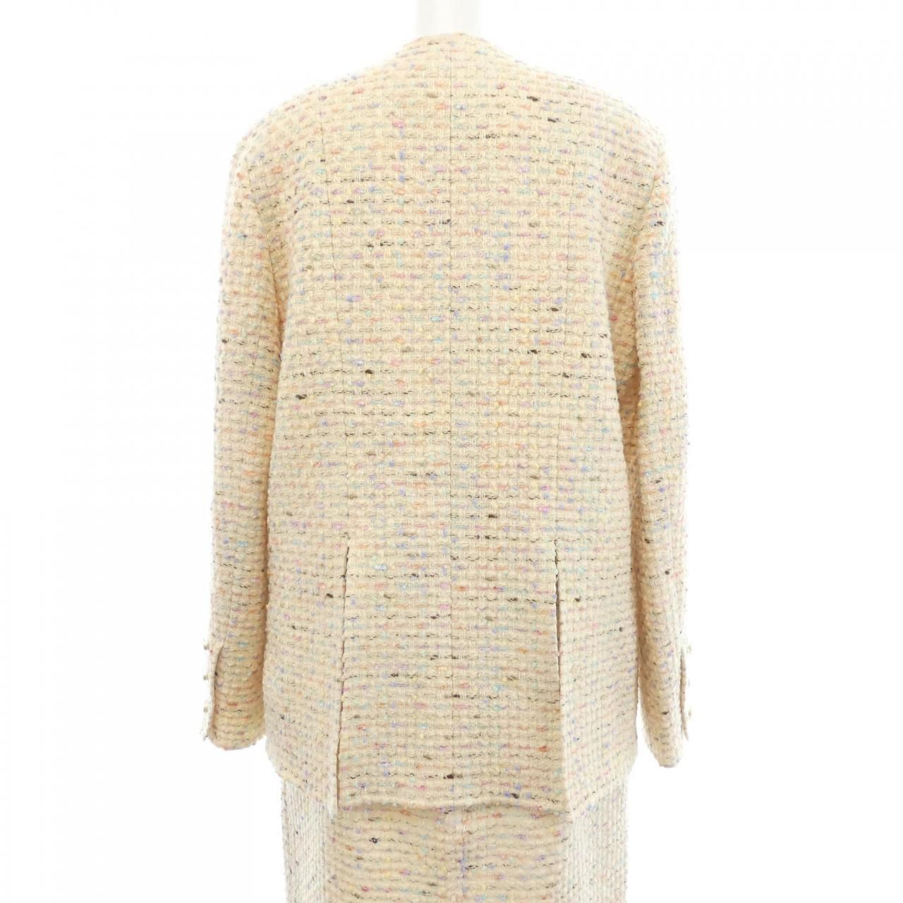 Chanel Vintage Suit Beige — view 2