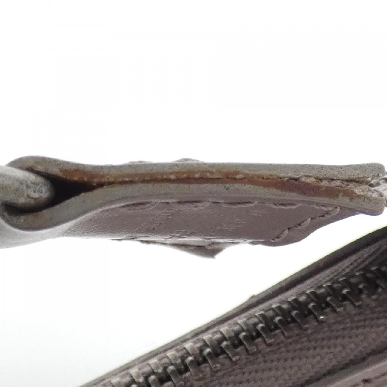 Louis Vuitton Epi Pochette 24 cm Pouch — view 7