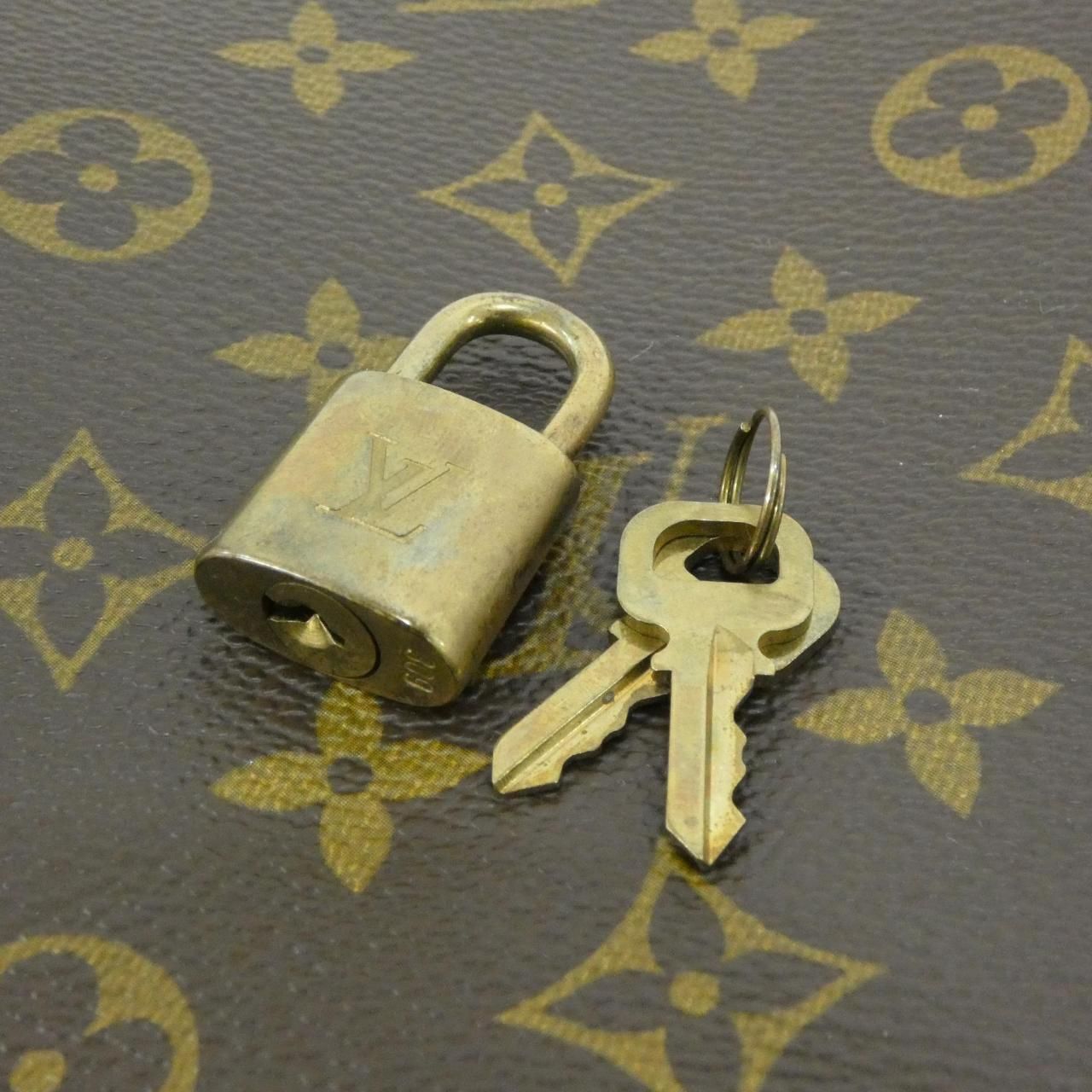Louis Vuitton Monogram Excursion Bag — view 4