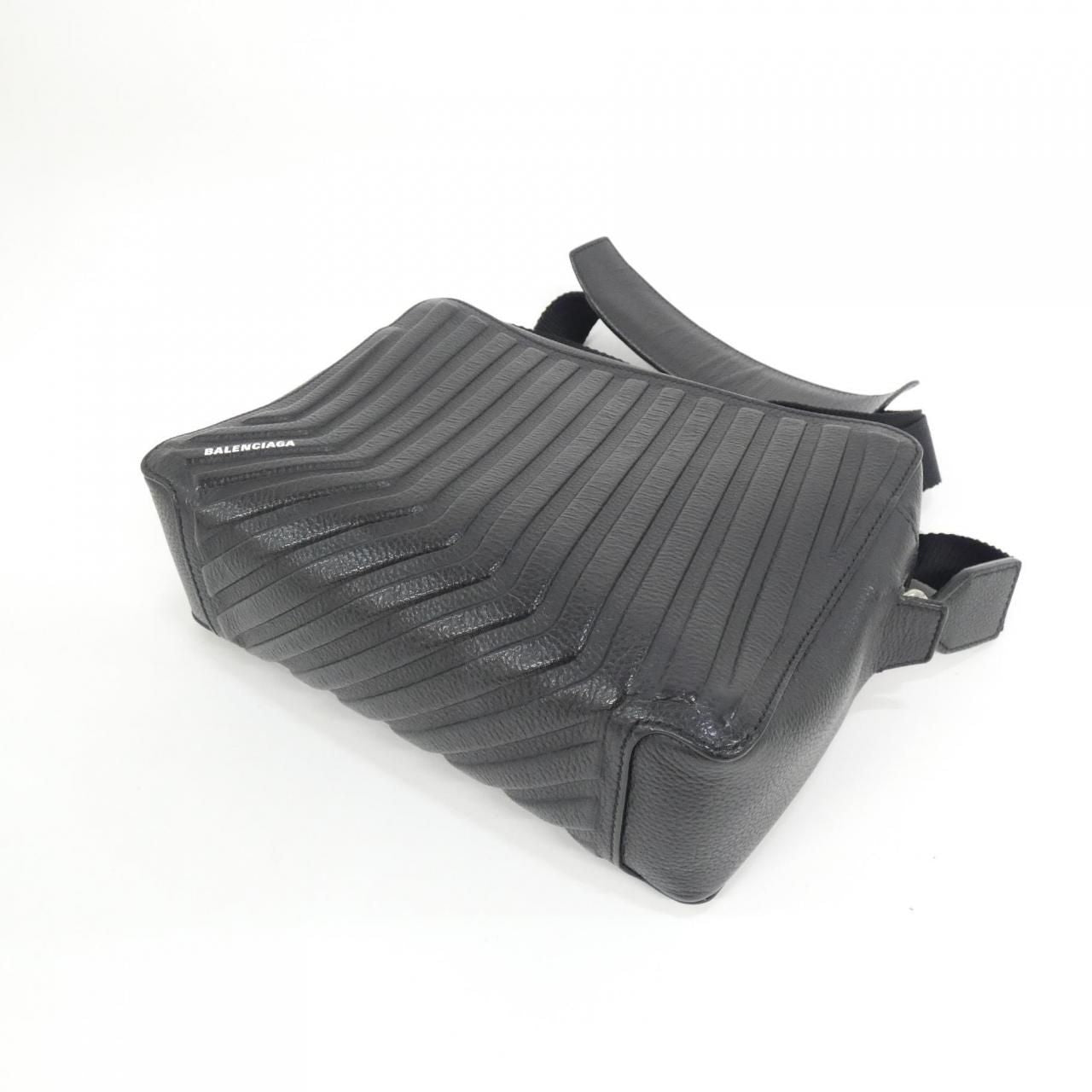 Balenciaga Shoulder Bag Black — view 3