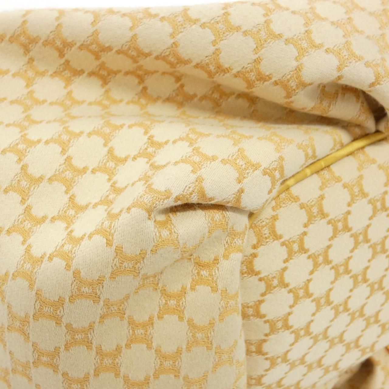 Celine Shoulder Bag Gold — view 3
