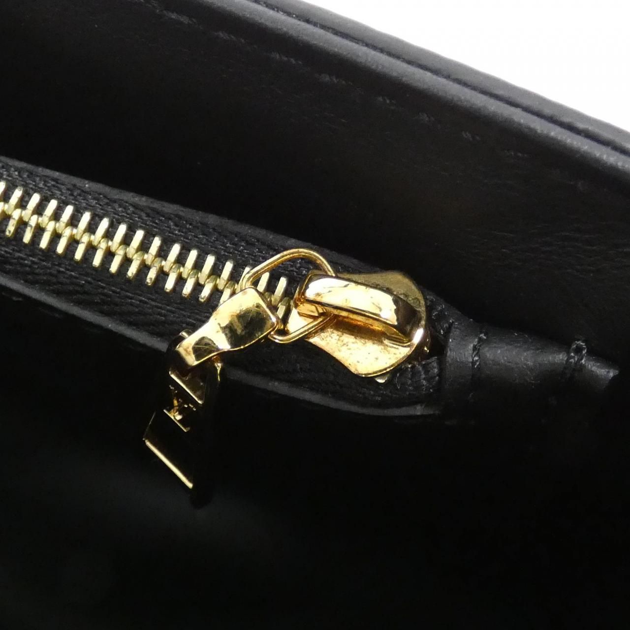 Louis Vuitton Epi Twist MM Shoulder Bag — view 8