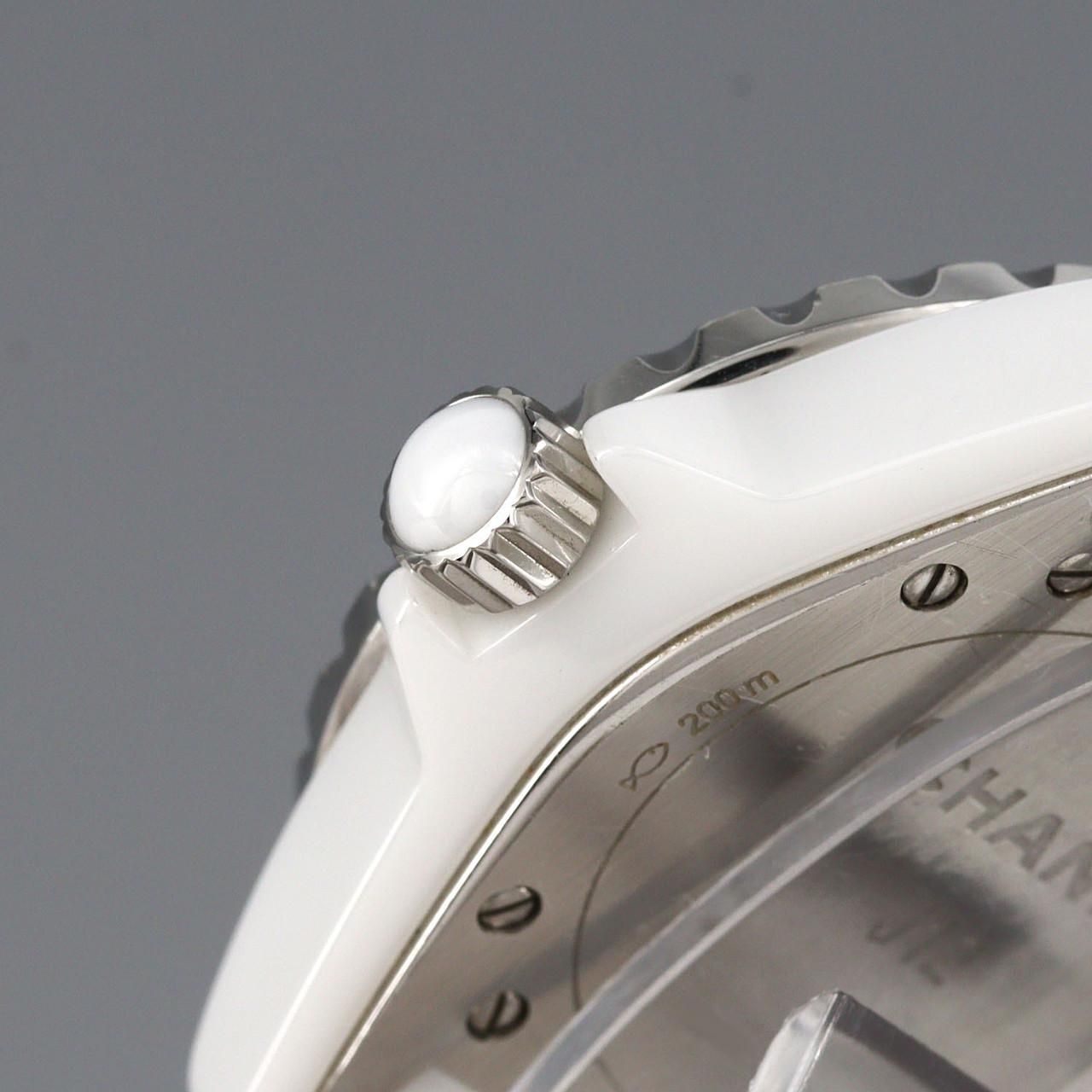 Chanel 33 mm Ceramic Quartz Watch — view 3