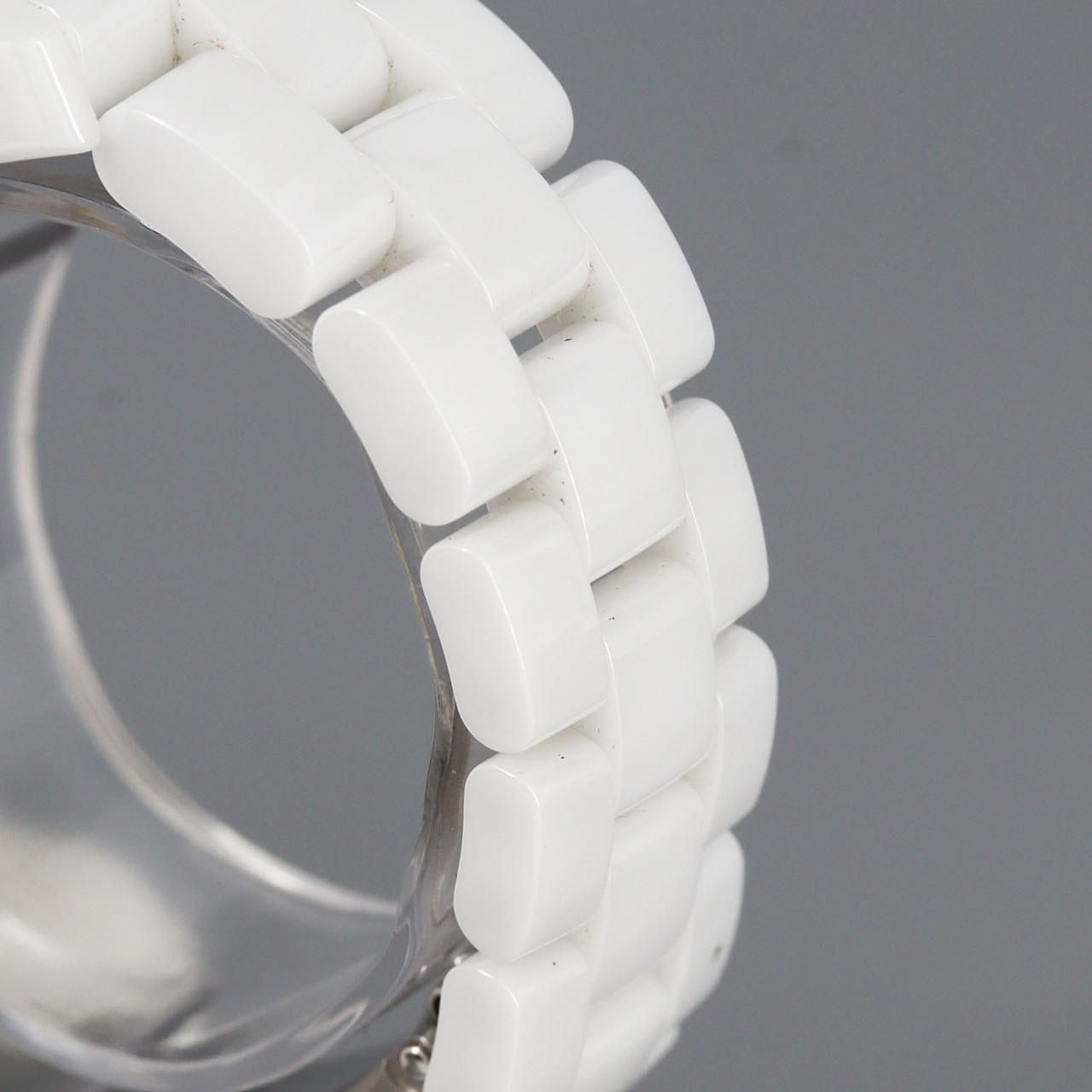 Chanel 33 mm Ceramic Quartz Watch — view 4