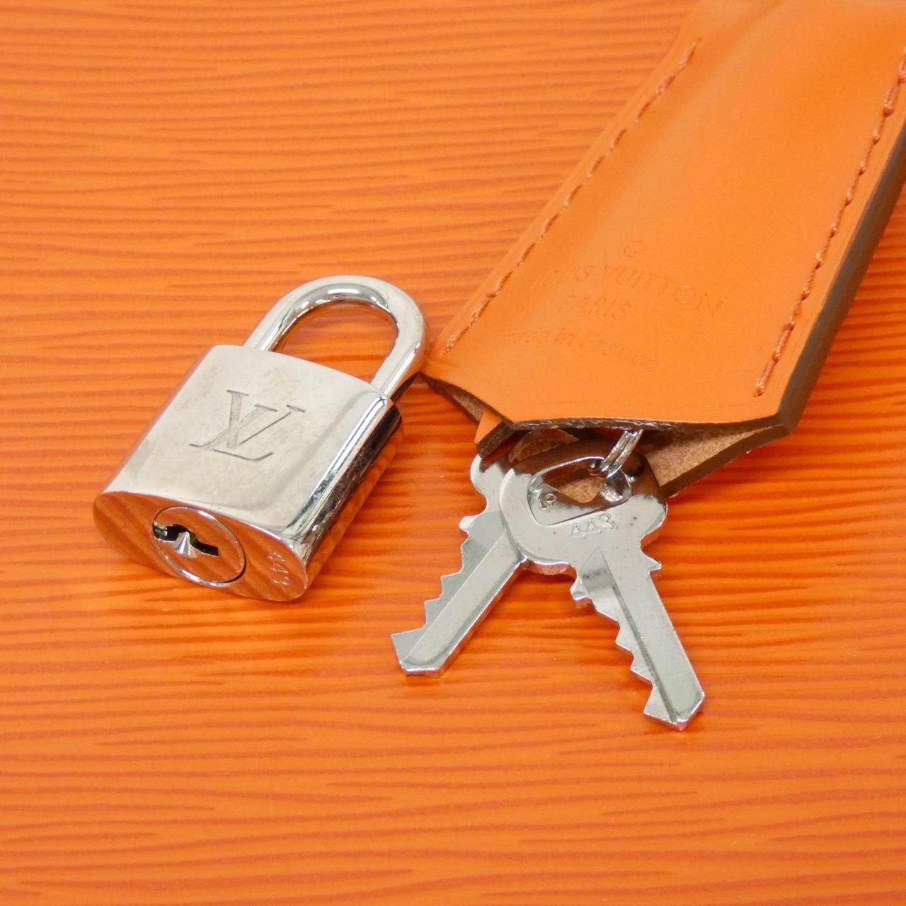 Louis Vuitton Epi Alma GM Bag — view 5