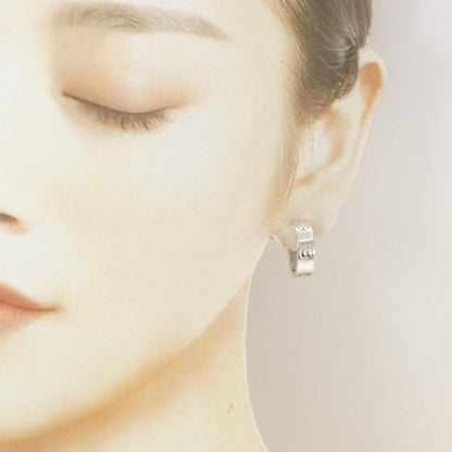 Cartier Love Earrings White Gold — view 4