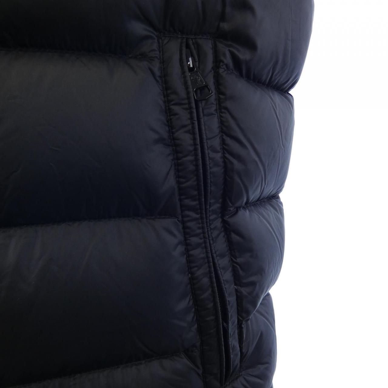 Moncler Montreuil Down Jacket Vest — view 7