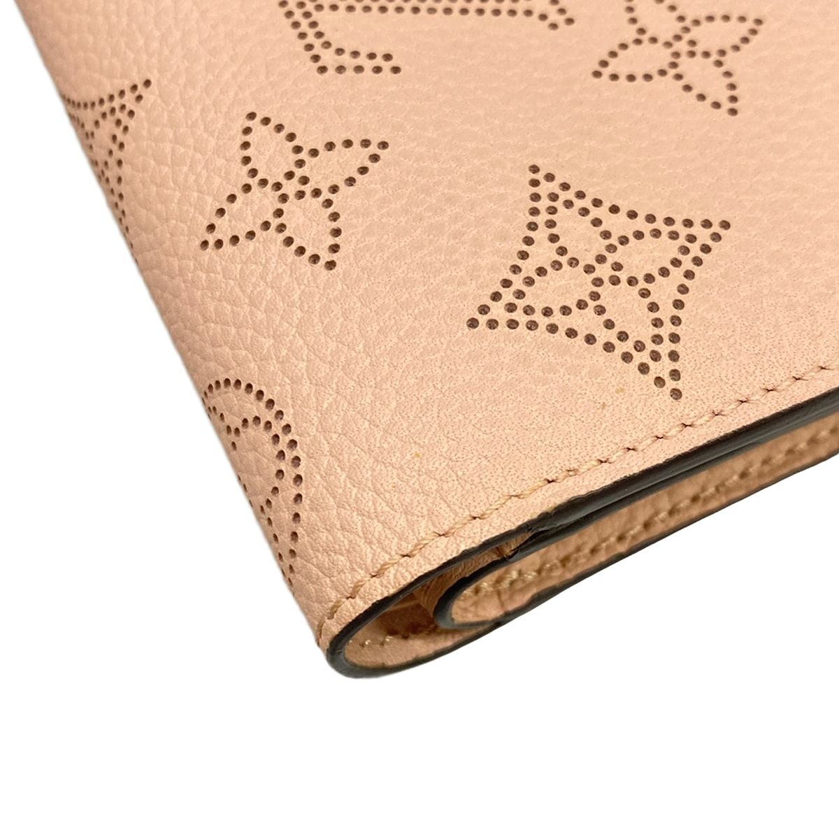 Louis Vuitton Bifold Wallet Mahina Portefeuille Jasmine Pink Leather Cowhide — view 7