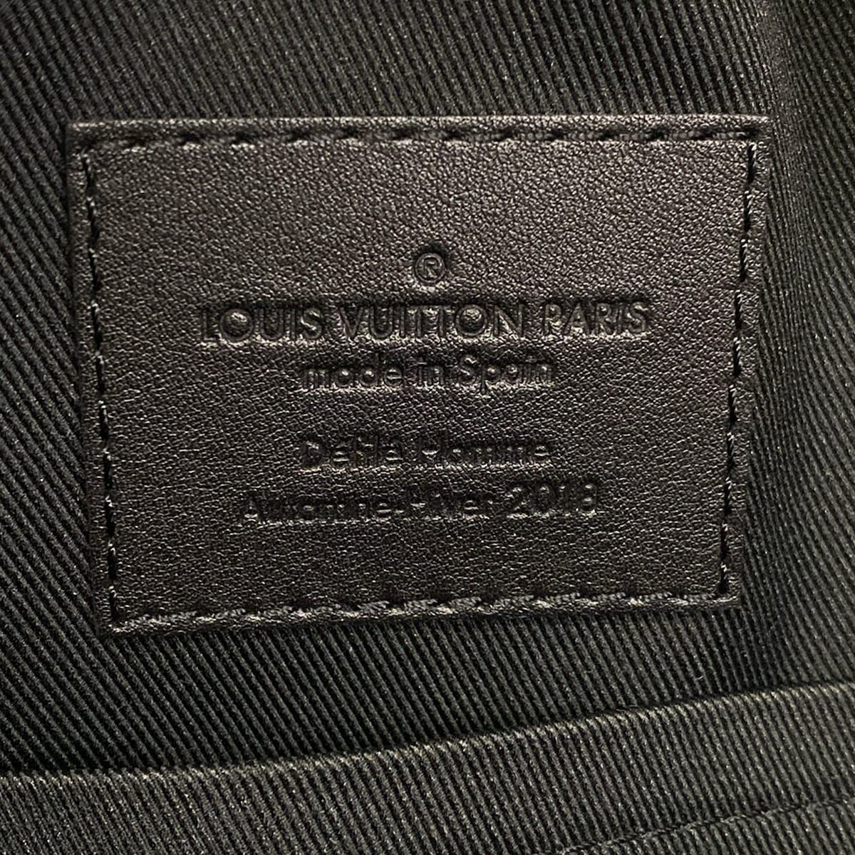 Louis Vuitton Shoulder Bag Dark Infini Tee Messenger PM Noir Leather — view 9