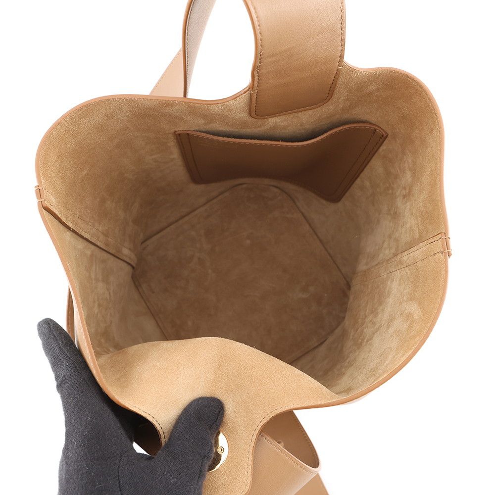 Loewe Tote Pebble Bucket Bag Sum Scarf Leather — view 5
