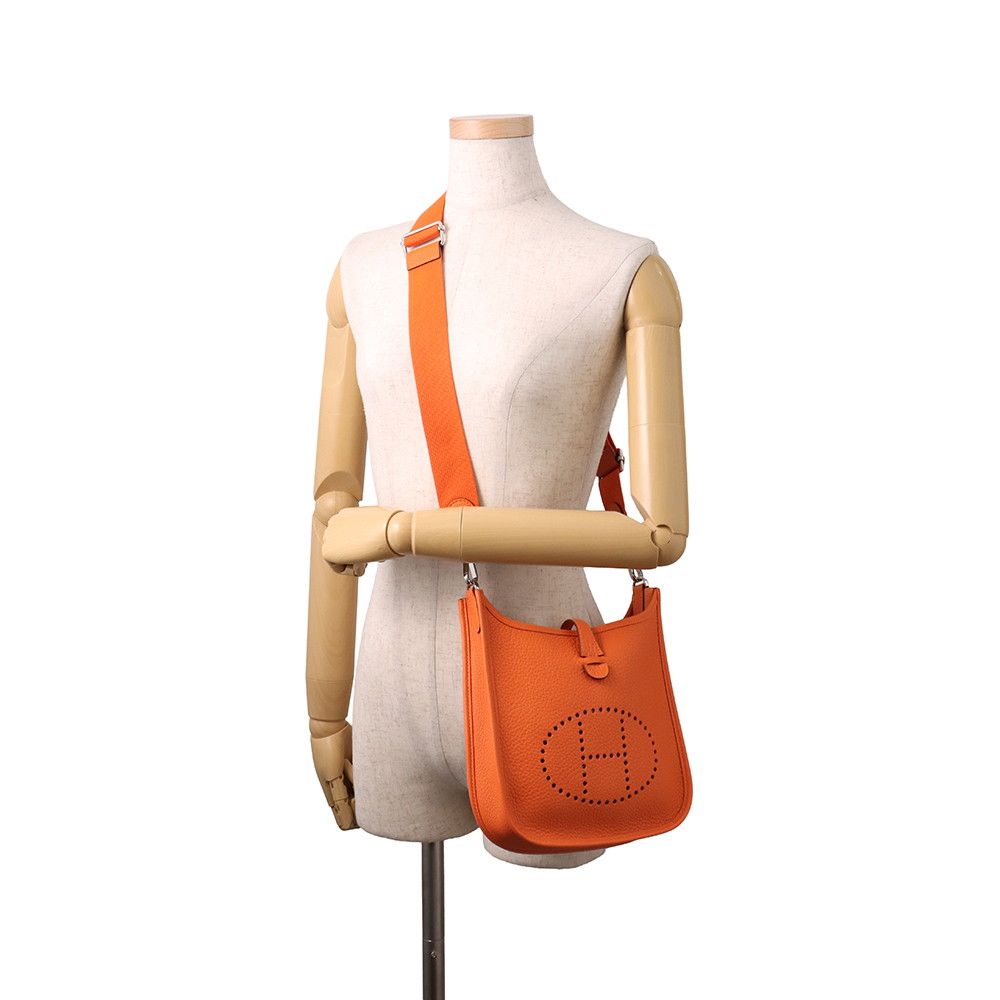 Hermes Shoulder Bag Evelyne 3 23 Orange Silver Taurillon Clemence — view 4