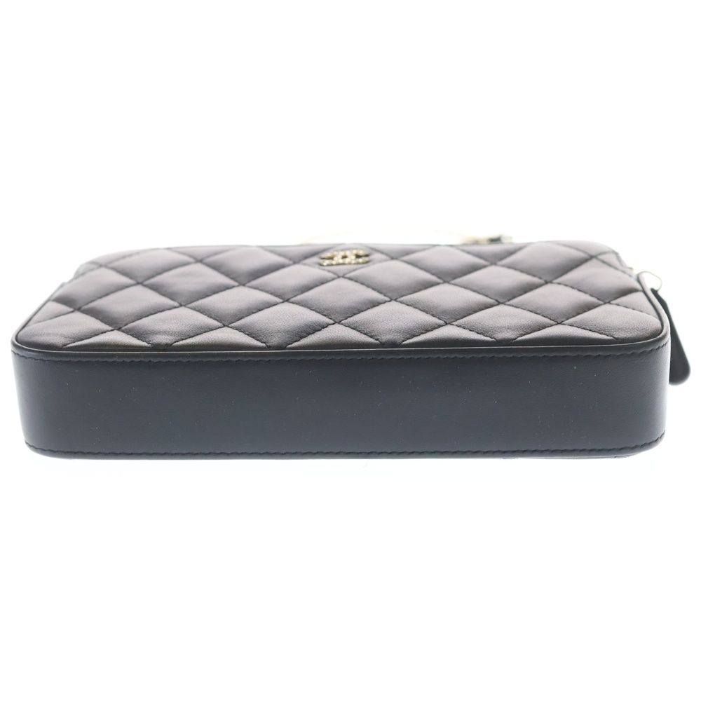 Chanel Quilted Pearl Chain Wallet Shoulder Bag Gold Black — view 5