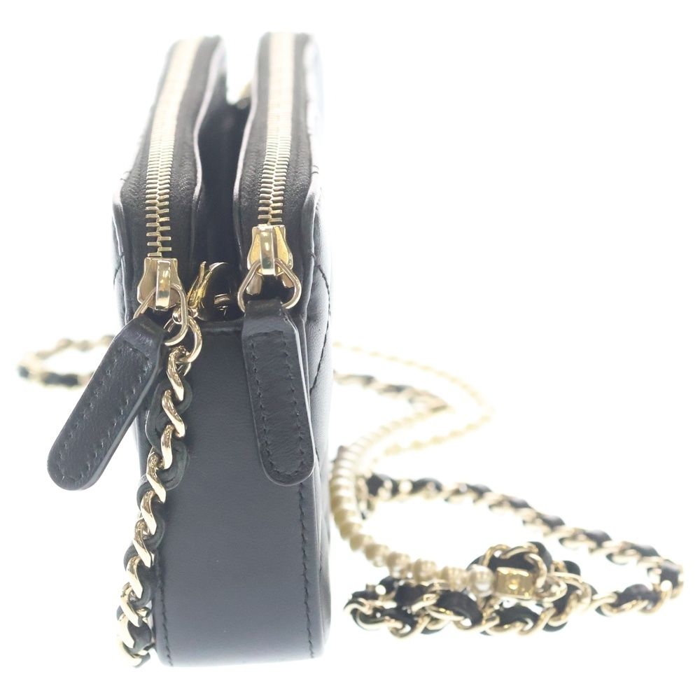 Chanel Quilted Pearl Chain Wallet Shoulder Bag Gold Black — view 3