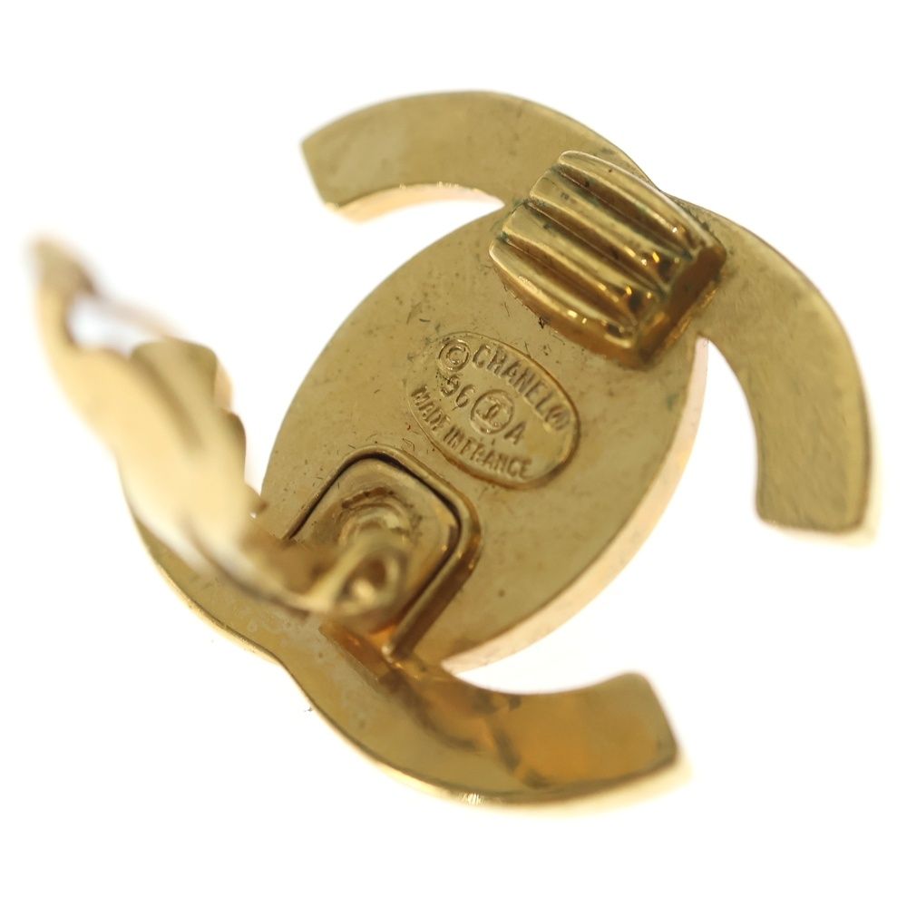 Chanel CC Logo Turnlock Earrings Gold — view 6