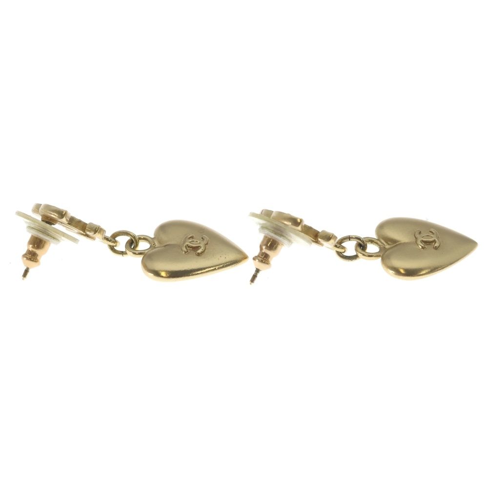 Chanel CC Logo Line Stone Heart Motif Earrings Gold — view 4