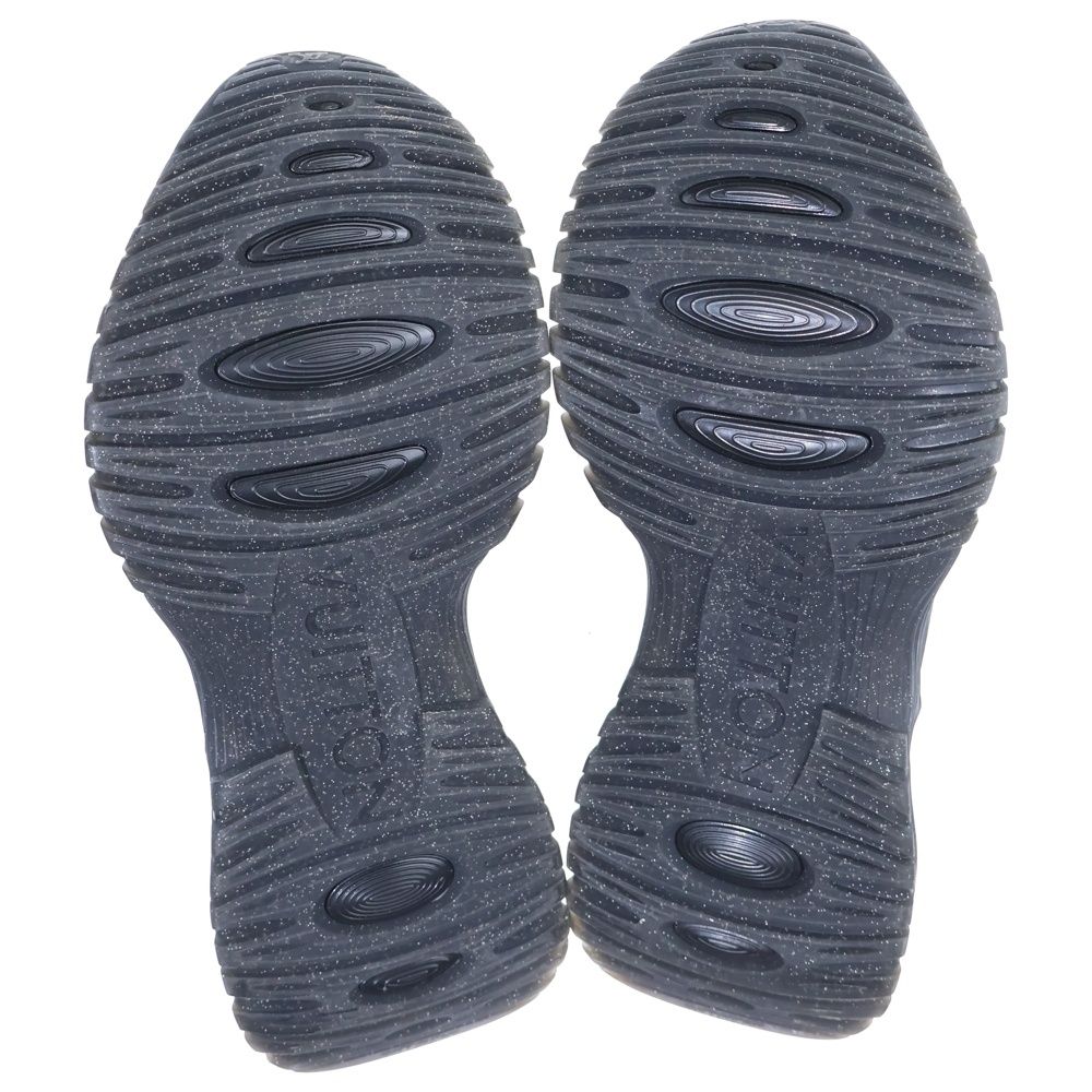 Louis Vuitton Run Away Pulse Line Monogram Enamel Leather Mesh Low Cut Sneakers — view 5