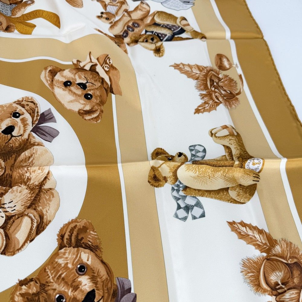 Hermes Scarf Carre 90 Friend of the Heart Carres Teddy Bear Silk Yellow Brown — view 4
