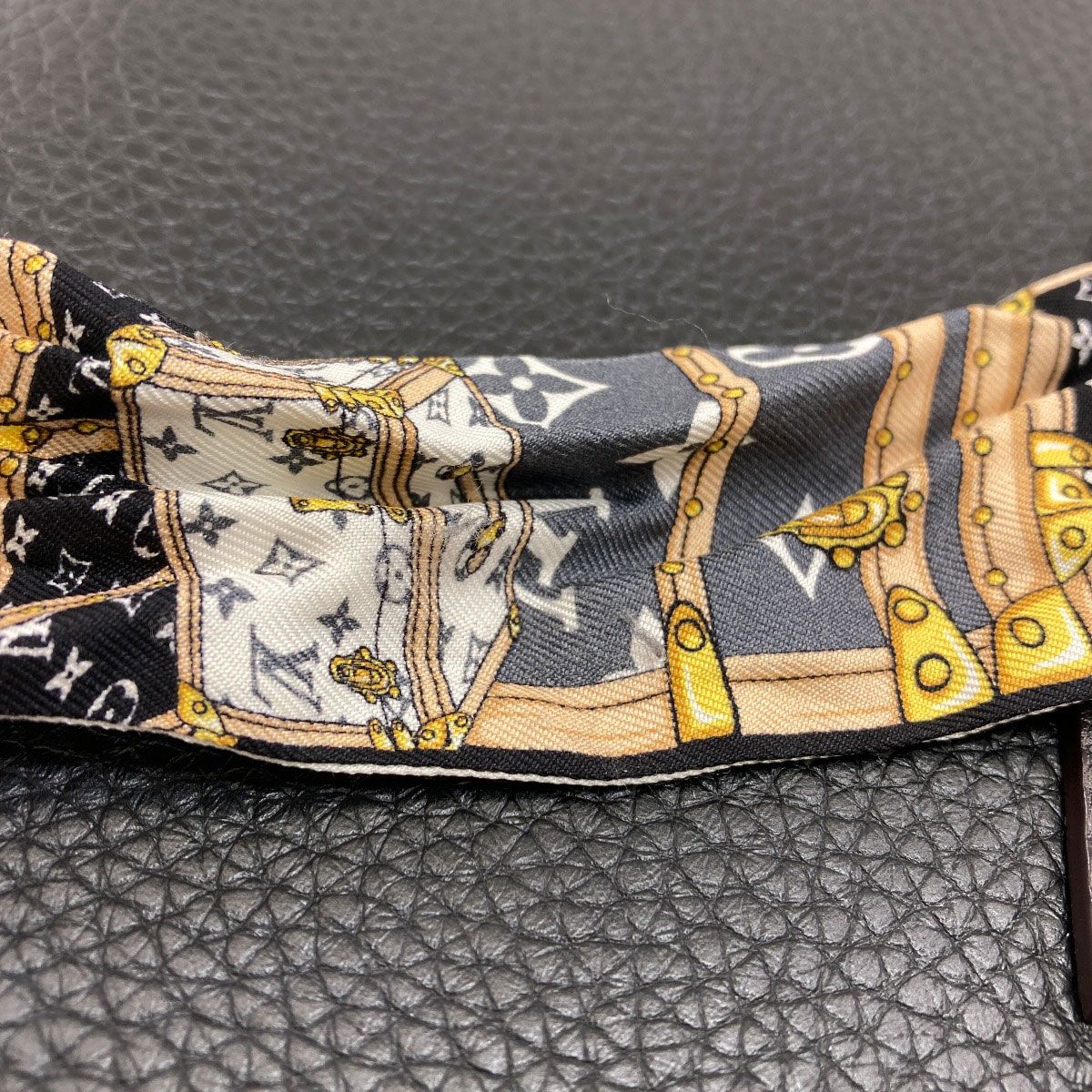Louis Vuitton Capucines BB Handbag Taurillon Leather — view 9