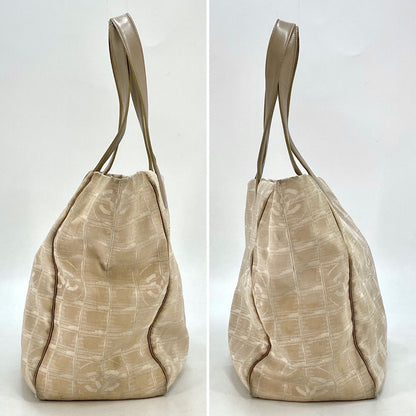 Chanel Tote New Travel Beige CC Logo Business — view 6