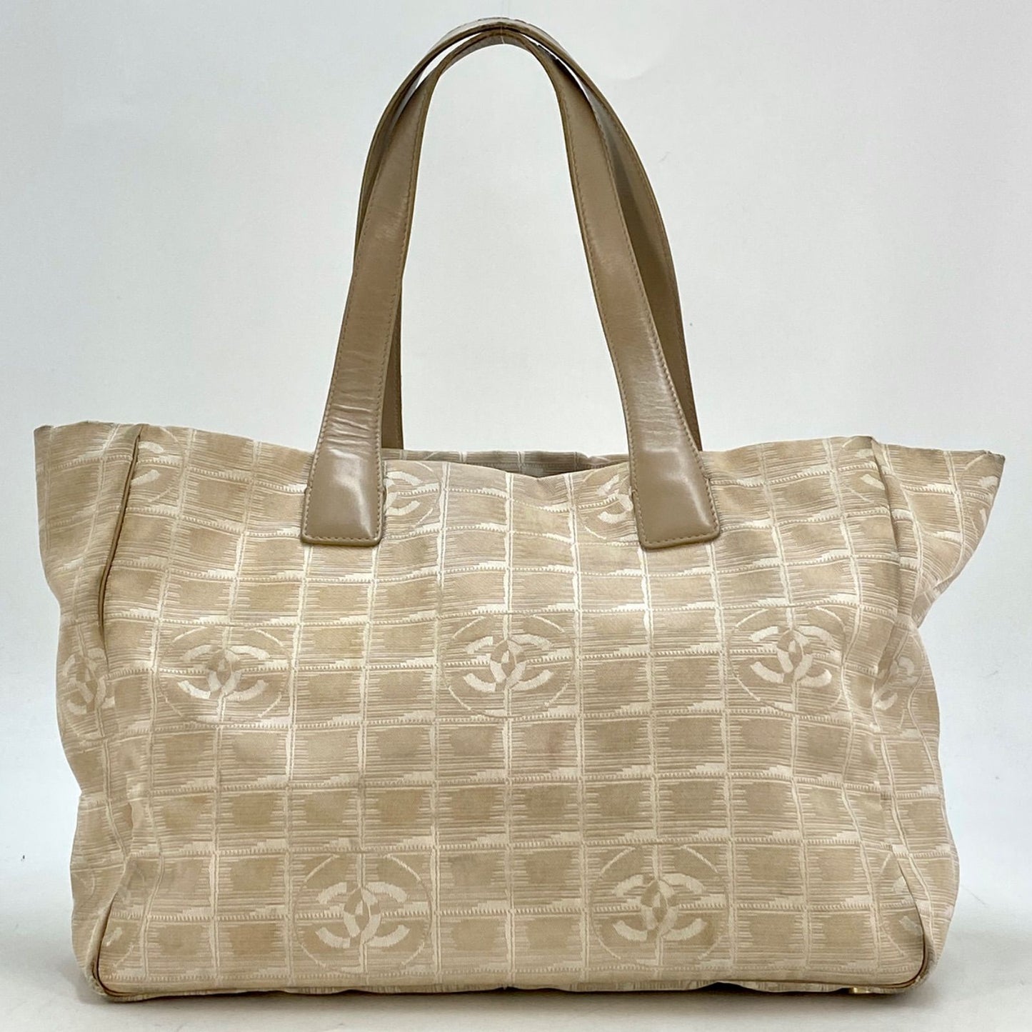 Chanel Tote New Travel Beige CC Logo Business — view 4