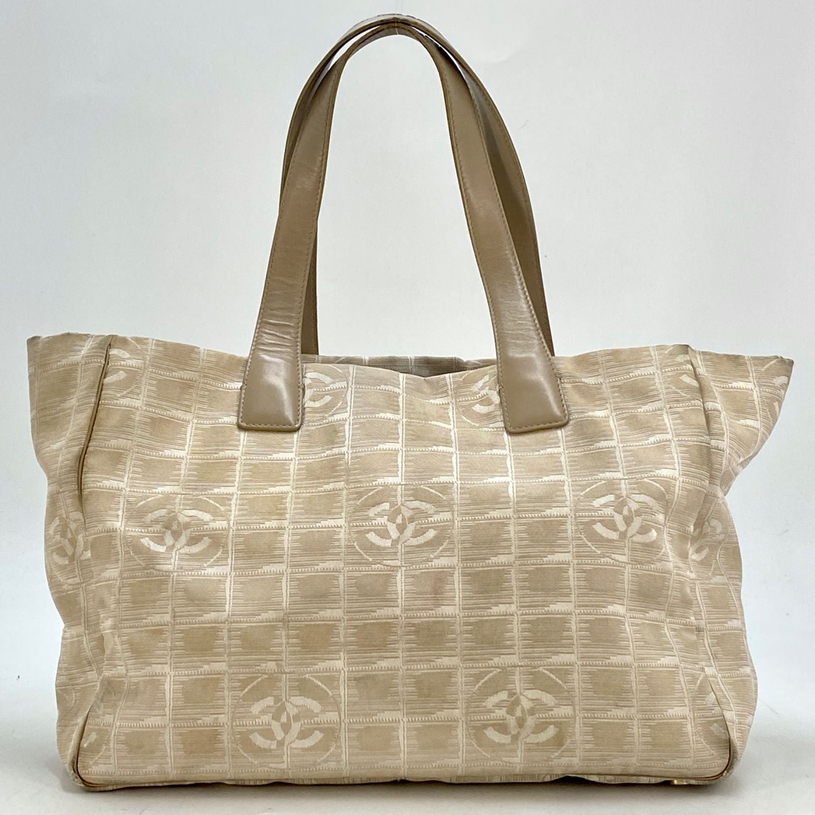 Chanel Tote New Travel Beige CC Logo Business — view 4