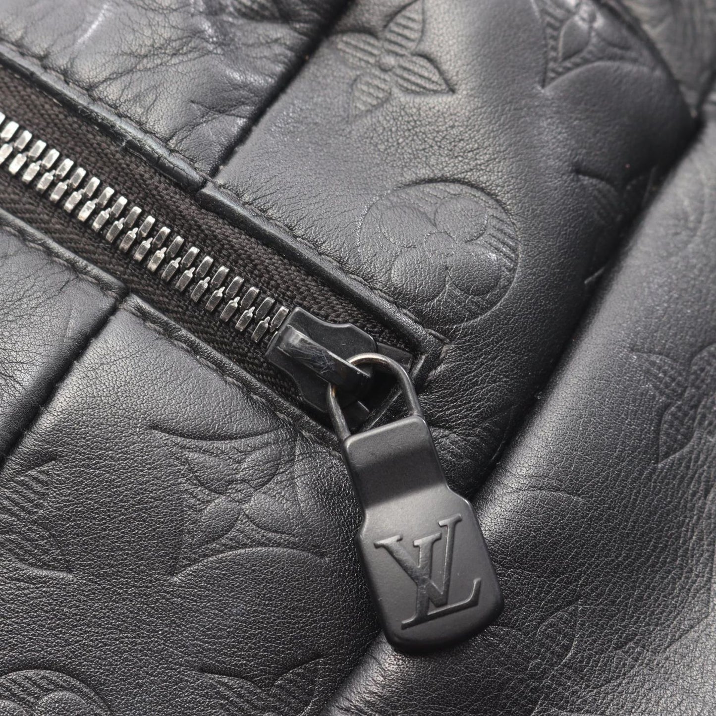 Louis Vuitton Backpack Discovery Noir Leather — view 8