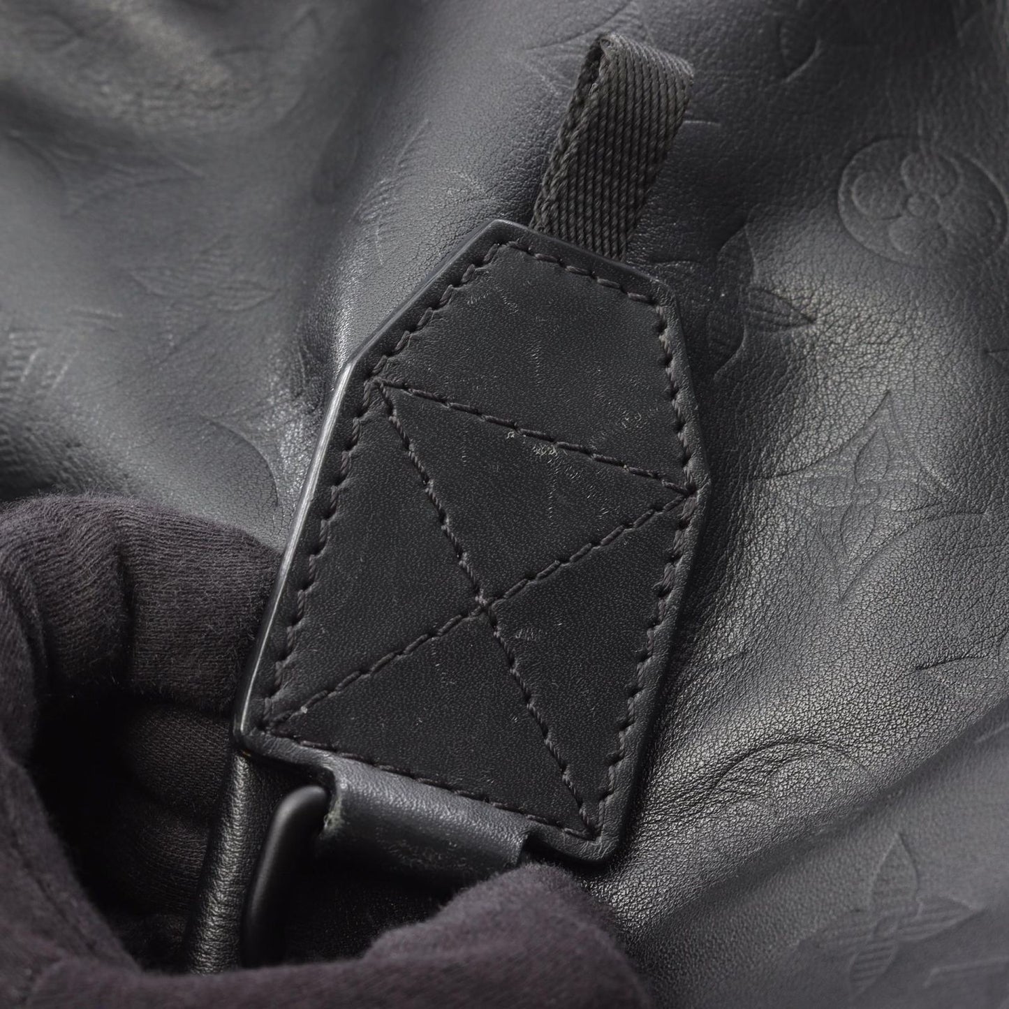 Louis Vuitton Backpack Discovery Noir Leather — view 7