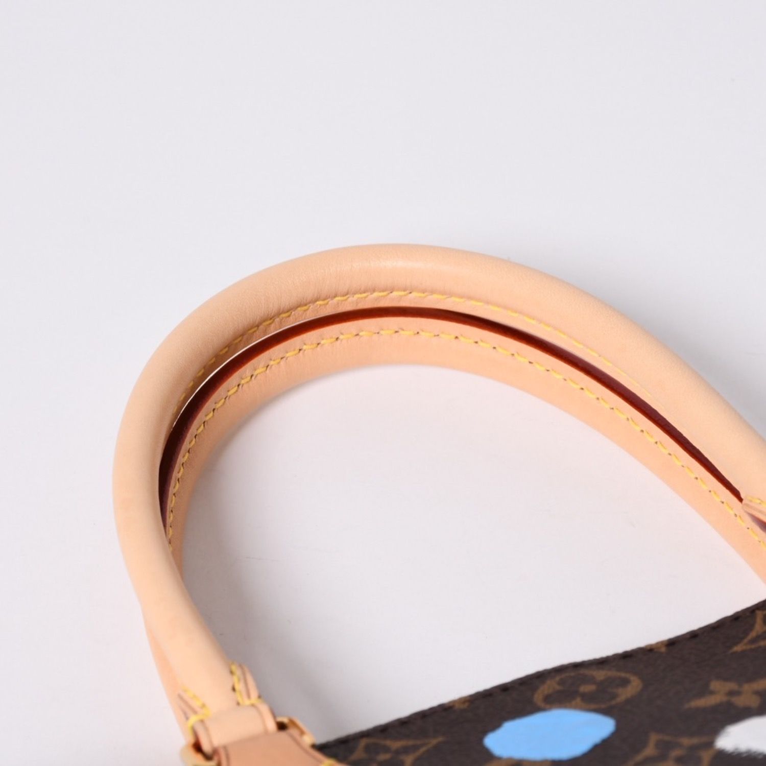 Louis Vuitton On The Go MM Yayoi Kusama Shoulder Bag 2-Way Leather Monogram — view 8