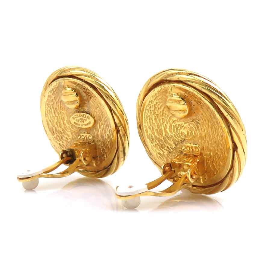 Chanel Earrings CC Logo — view 3
