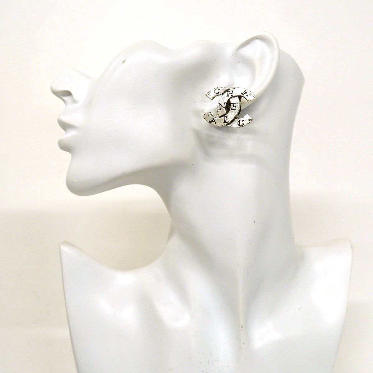 Chanel Earrings Vintage CC Logo Metal Silver — view 5