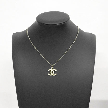 Chanel Necklace CC Logo Metal Silver White — view 5