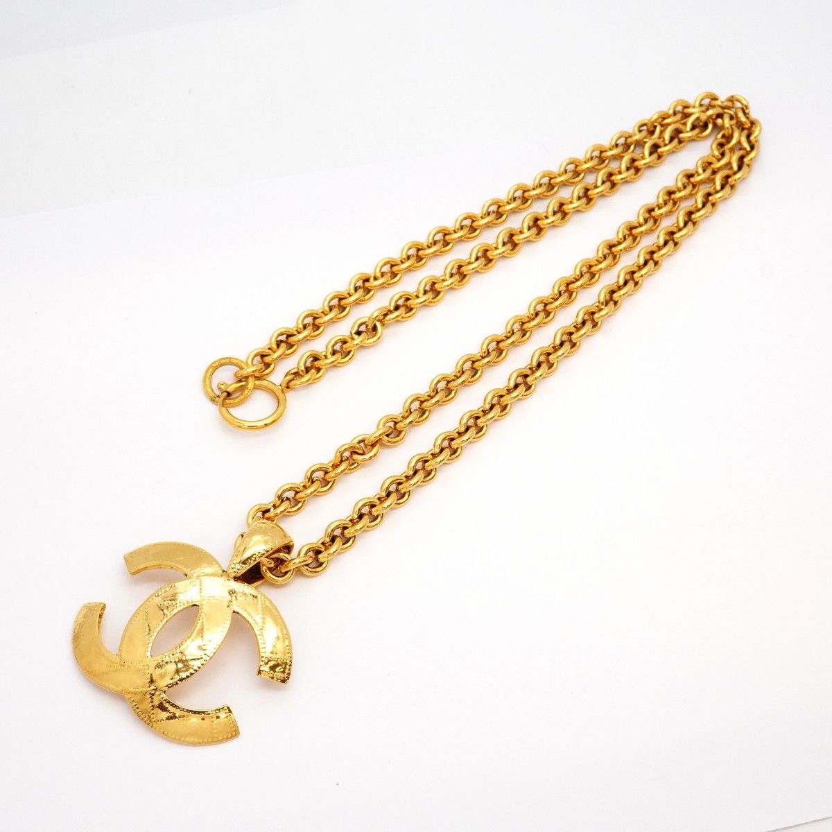 Chanel Necklace Vintage CC Logo Quilted Gold Plated — view 3