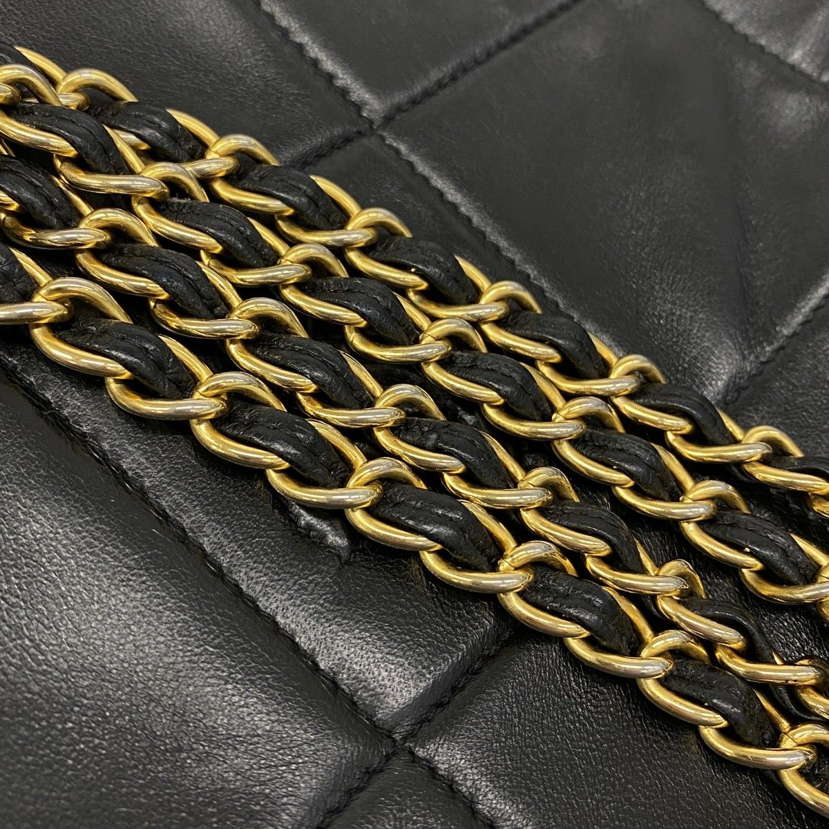 Chanel Shoulder Bag Lambskin Black Gold — view 8