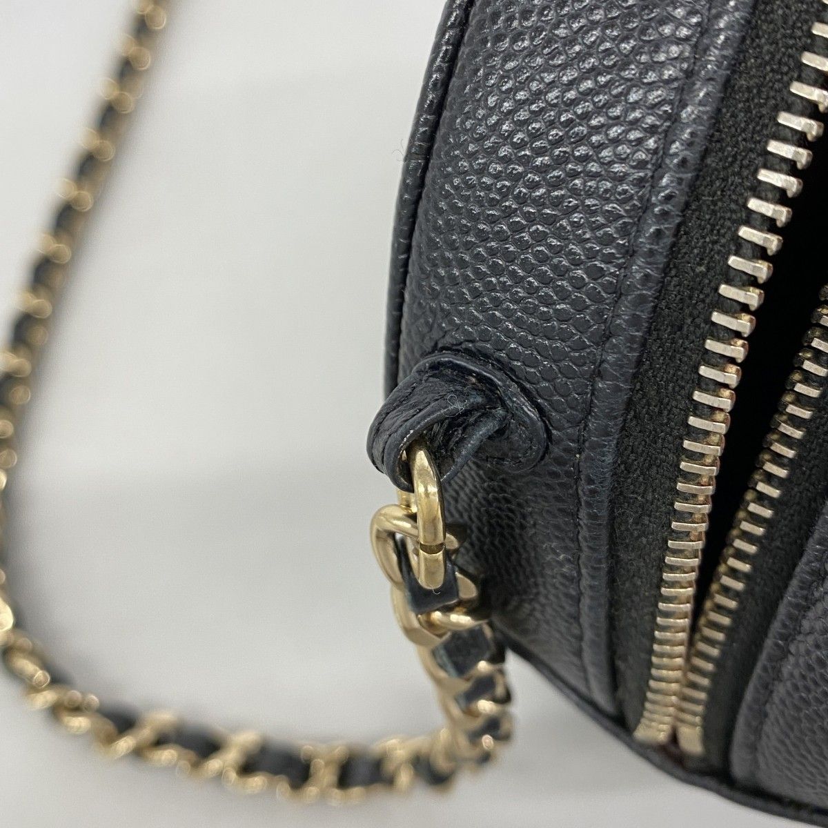 Chanel Shoulder Bag Quilted Caviar Leather Black Gold — view 8