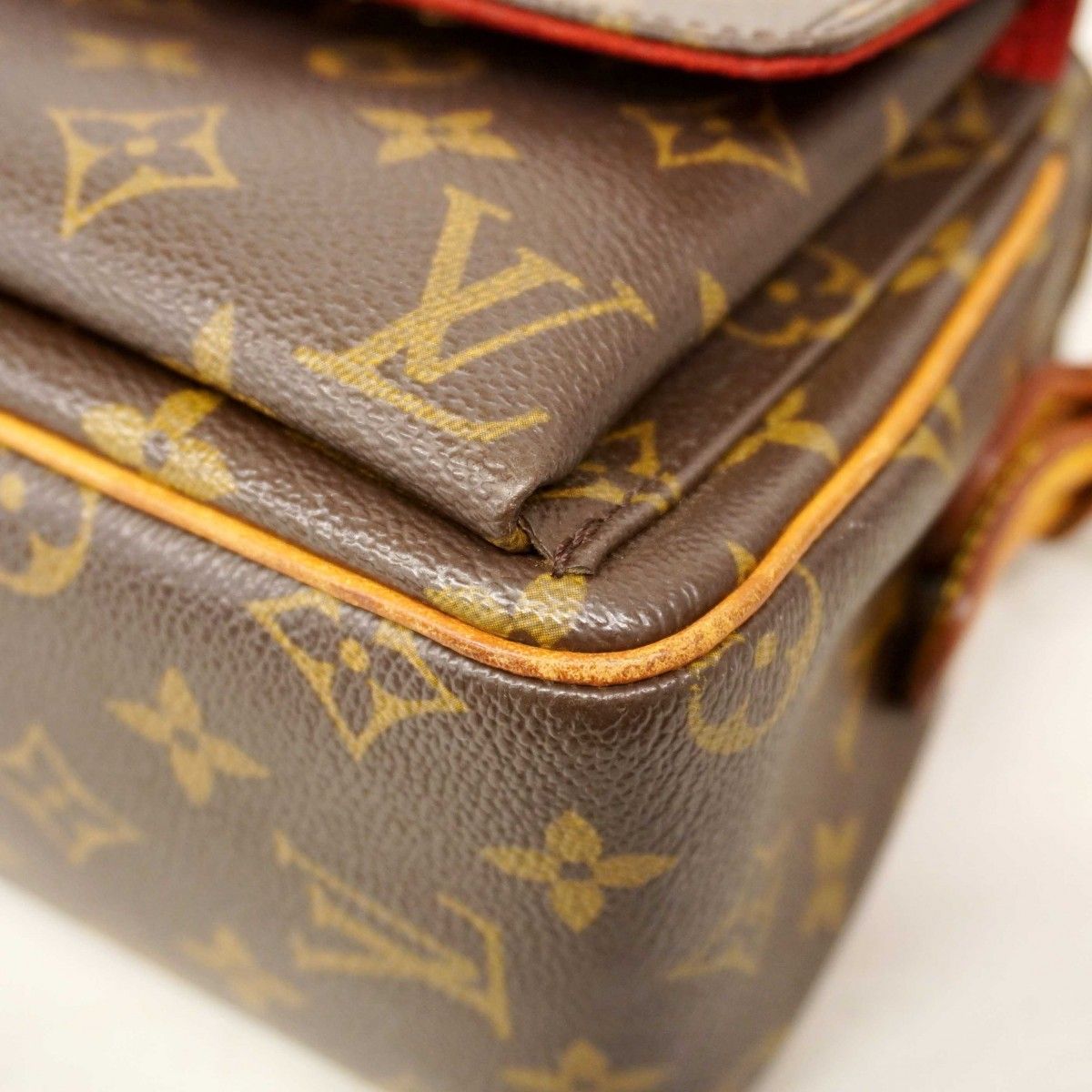 Louis Vuitton Shoulder Bag Monogram Viva Cite MM Brown — view 6