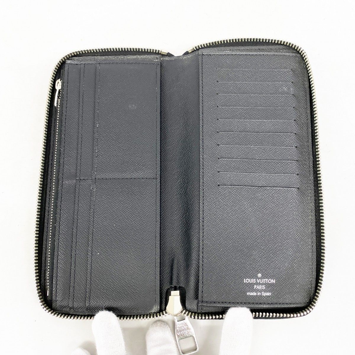 Louis Vuitton Wallet Taiga Zippy Vertical Noir — view 3