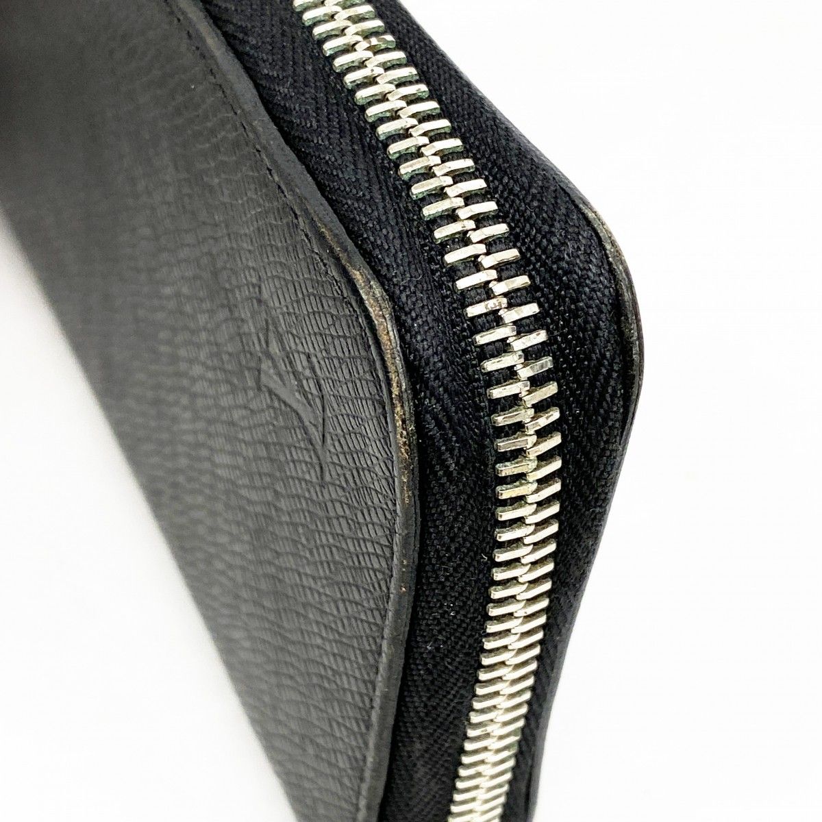 Louis Vuitton Wallet Taiga Zippy Vertical Noir — view 6
